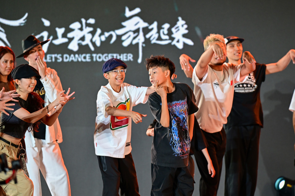 舞者与, ElcAA, fqENy